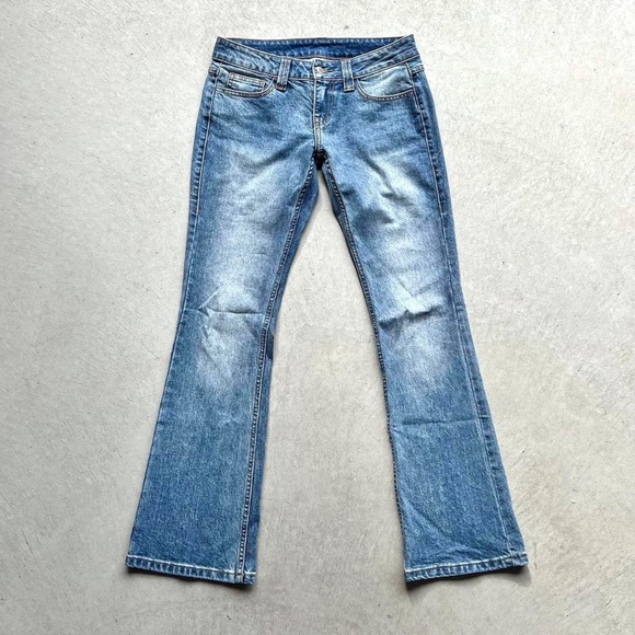 brandy melville low waist flared jeans 🍒 - Picture 3 of 7